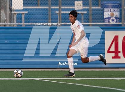 Thumbnail 1 in Lee [Robert E.] vs Jersey Village (UIL 6A State Semifinal) photogallery.