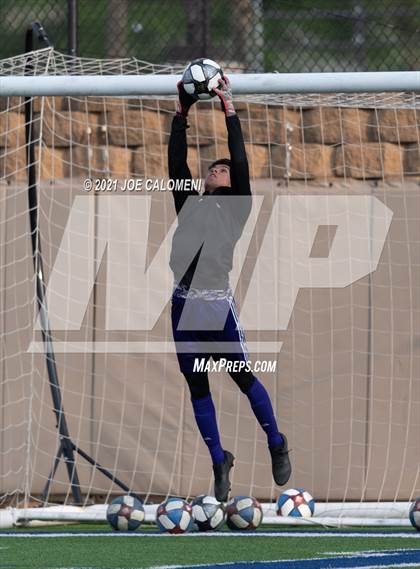 Thumbnail 2 in Lee [Robert E.] vs Jersey Village (UIL 6A State Semifinal) photogallery.