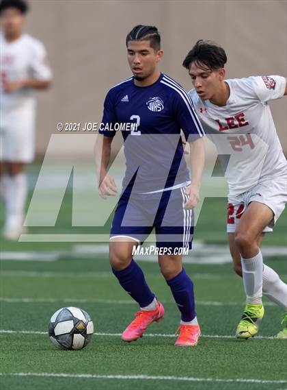 Thumbnail 3 in Lee [Robert E.] vs Jersey Village (UIL 6A State Semifinal) photogallery.