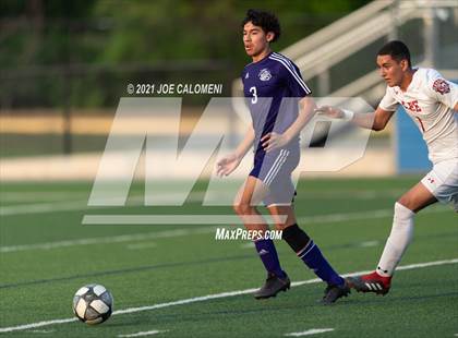 Thumbnail 3 in Lee [Robert E.] vs Jersey Village (UIL 6A State Semifinal) photogallery.