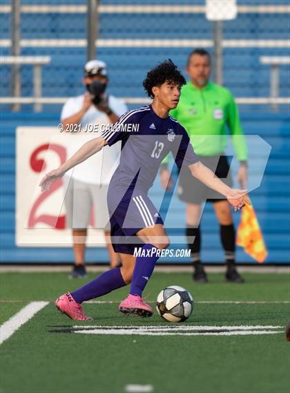 Thumbnail 3 in Lee [Robert E.] vs Jersey Village (UIL 6A State Semifinal) photogallery.