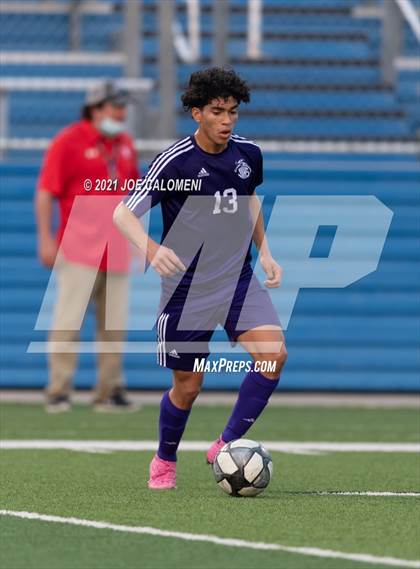 Thumbnail 1 in Lee [Robert E.] vs Jersey Village (UIL 6A State Semifinal) photogallery.