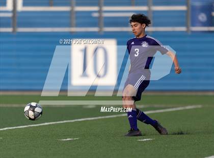 Thumbnail 2 in Lee [Robert E.] vs Jersey Village (UIL 6A State Semifinal) photogallery.