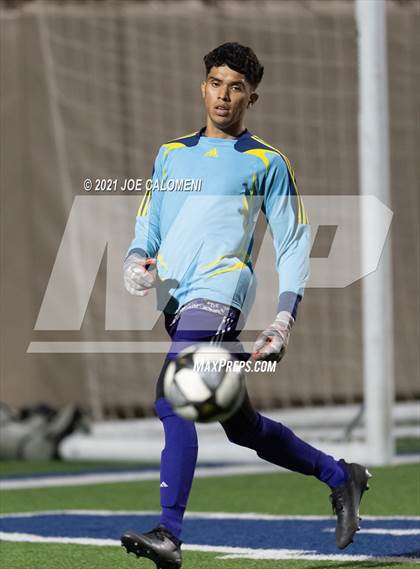 Thumbnail 1 in Lee [Robert E.] vs Jersey Village (UIL 6A State Semifinal) photogallery.