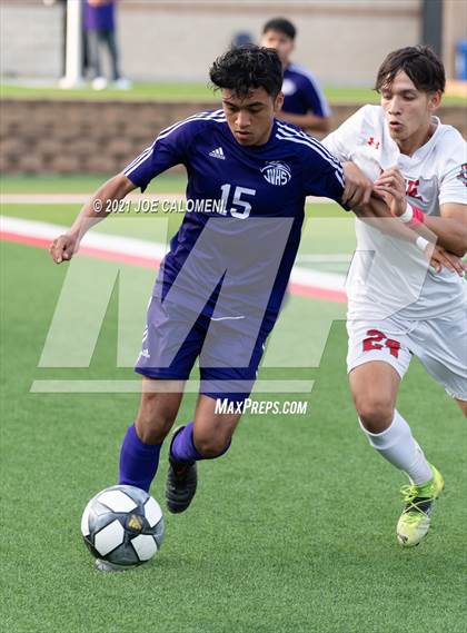 Thumbnail 3 in Lee [Robert E.] vs Jersey Village (UIL 6A State Semifinal) photogallery.