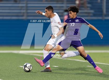 Thumbnail 3 in Lee [Robert E.] vs Jersey Village (UIL 6A State Semifinal) photogallery.