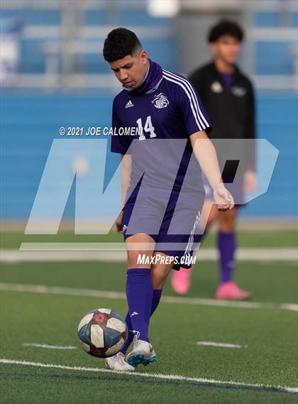 Thumbnail 3 in Lee [Robert E.] vs Jersey Village (UIL 6A State Semifinal) photogallery.