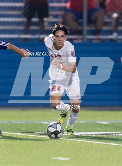 Thumbnail 2 in Lee [Robert E.] vs Jersey Village (UIL 6A State Semifinal) photogallery.