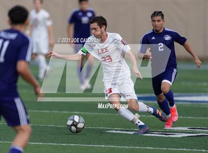 Thumbnail 2 in Lee [Robert E.] vs Jersey Village (UIL 6A State Semifinal) photogallery.