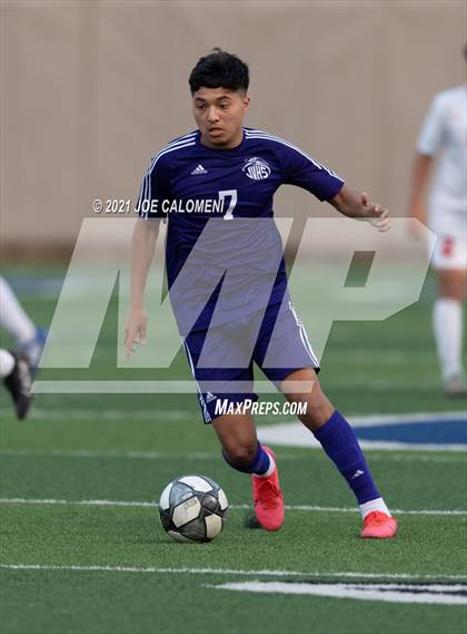 Thumbnail 1 in Lee [Robert E.] vs Jersey Village (UIL 6A State Semifinal) photogallery.