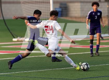 Thumbnail 3 in Lee [Robert E.] vs Jersey Village (UIL 6A State Semifinal) photogallery.