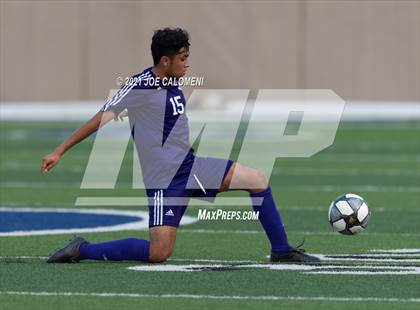 Thumbnail 3 in Lee [Robert E.] vs Jersey Village (UIL 6A State Semifinal) photogallery.