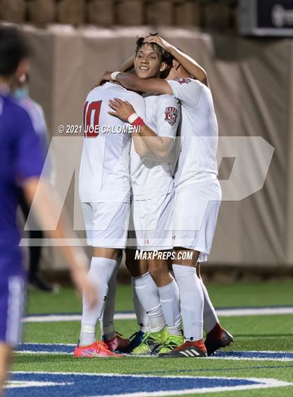Thumbnail 3 in Lee [Robert E.] vs Jersey Village (UIL 6A State Semifinal) photogallery.
