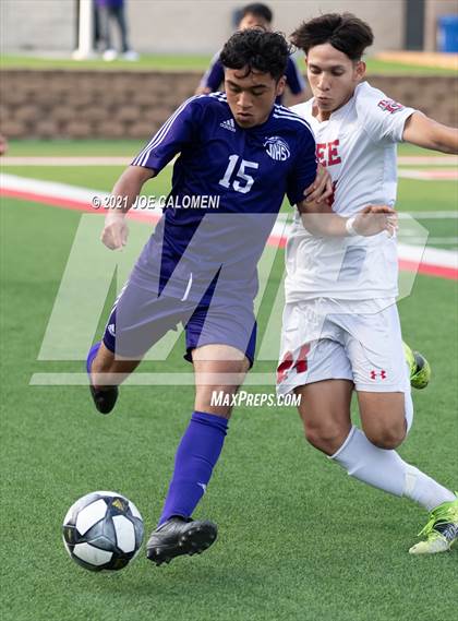 Thumbnail 2 in Lee [Robert E.] vs Jersey Village (UIL 6A State Semifinal) photogallery.