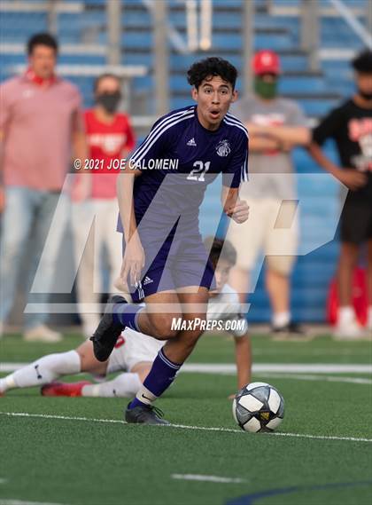 Thumbnail 2 in Lee [Robert E.] vs Jersey Village (UIL 6A State Semifinal) photogallery.
