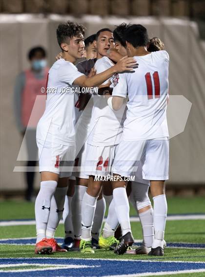Thumbnail 2 in Lee [Robert E.] vs Jersey Village (UIL 6A State Semifinal) photogallery.