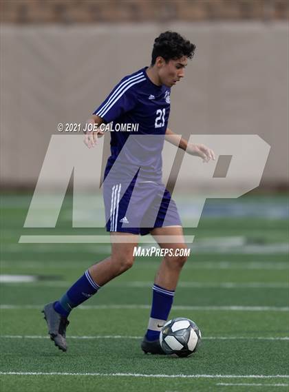 Thumbnail 3 in Lee [Robert E.] vs Jersey Village (UIL 6A State Semifinal) photogallery.