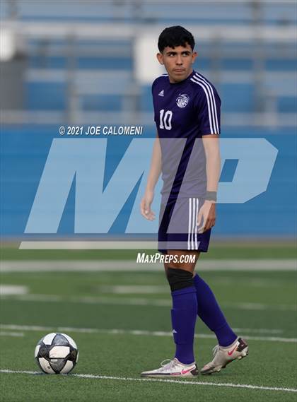 Thumbnail 2 in Lee [Robert E.] vs Jersey Village (UIL 6A State Semifinal) photogallery.