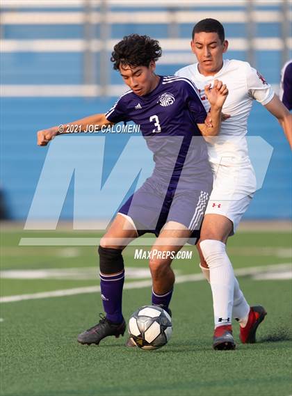 Thumbnail 3 in Lee [Robert E.] vs Jersey Village (UIL 6A State Semifinal) photogallery.
