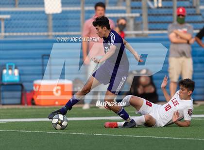 Thumbnail 3 in Lee [Robert E.] vs Jersey Village (UIL 6A State Semifinal) photogallery.