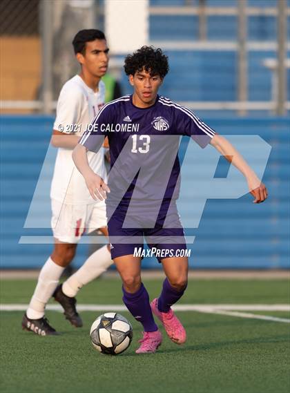 Thumbnail 1 in Lee [Robert E.] vs Jersey Village (UIL 6A State Semifinal) photogallery.