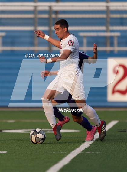 Thumbnail 3 in Lee [Robert E.] vs Jersey Village (UIL 6A State Semifinal) photogallery.