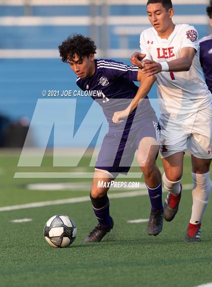 Thumbnail 2 in Lee [Robert E.] vs Jersey Village (UIL 6A State Semifinal) photogallery.