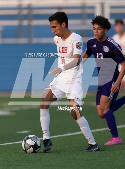 Thumbnail 2 in Lee [Robert E.] vs Jersey Village (UIL 6A State Semifinal) photogallery.