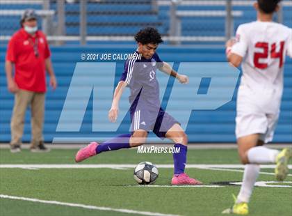 Thumbnail 3 in Lee [Robert E.] vs Jersey Village (UIL 6A State Semifinal) photogallery.
