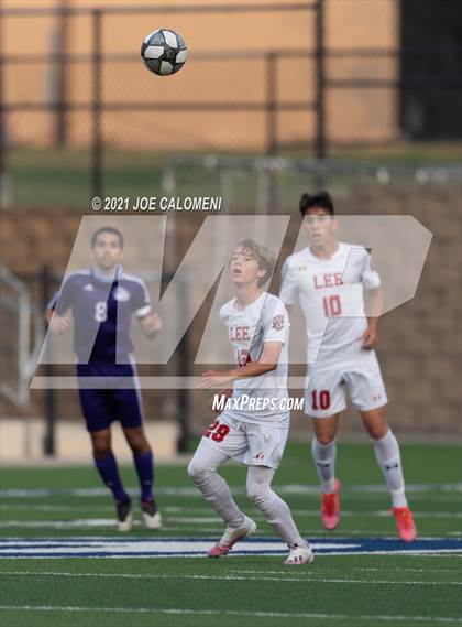 Thumbnail 1 in Lee [Robert E.] vs Jersey Village (UIL 6A State Semifinal) photogallery.