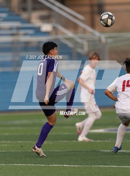 Thumbnail 1 in Lee [Robert E.] vs Jersey Village (UIL 6A State Semifinal) photogallery.