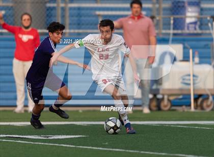 Thumbnail 2 in Lee [Robert E.] vs Jersey Village (UIL 6A State Semifinal) photogallery.