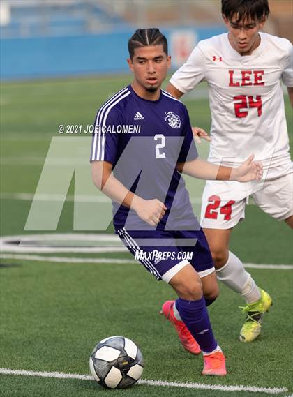Thumbnail 1 in Lee [Robert E.] vs Jersey Village (UIL 6A State Semifinal) photogallery.