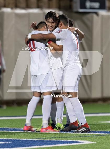 Thumbnail 2 in Lee [Robert E.] vs Jersey Village (UIL 6A State Semifinal) photogallery.
