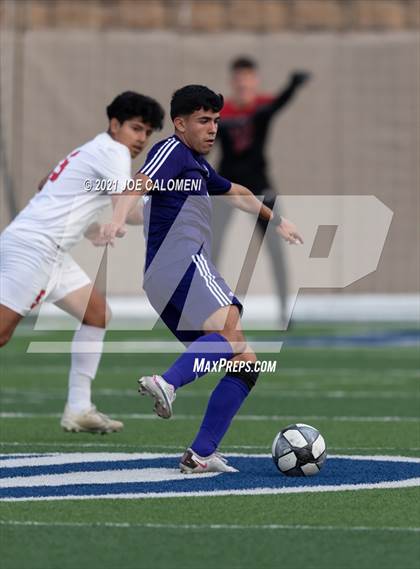 Thumbnail 2 in Lee [Robert E.] vs Jersey Village (UIL 6A State Semifinal) photogallery.