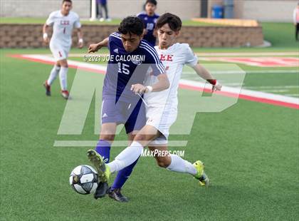 Thumbnail 1 in Lee [Robert E.] vs Jersey Village (UIL 6A State Semifinal) photogallery.