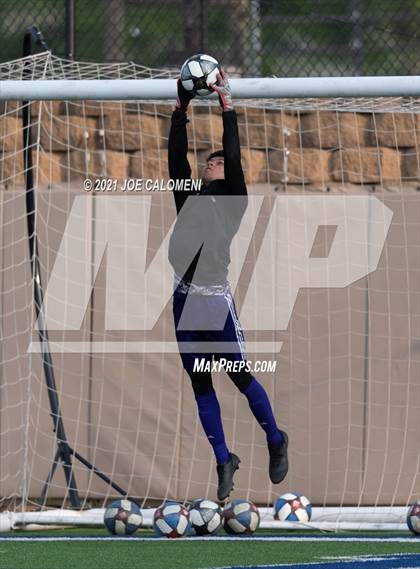 Thumbnail 1 in Lee [Robert E.] vs Jersey Village (UIL 6A State Semifinal) photogallery.