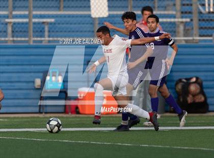 Thumbnail 3 in Lee [Robert E.] vs Jersey Village (UIL 6A State Semifinal) photogallery.