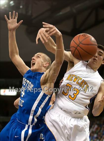 Thumbnail 1 in Covington Catholic vs. Newport Central Catholic (Regional Playoff) photogallery.