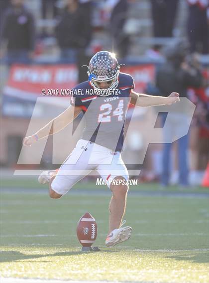 Thumbnail 3 in Lone Star vs. Ryan (UIL 5A Semifinal) photogallery.