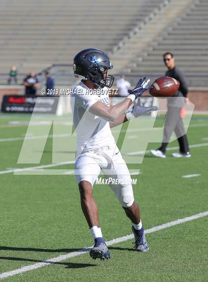 Thumbnail 3 in Lone Star vs. Ryan (UIL 5A Semifinal) photogallery.