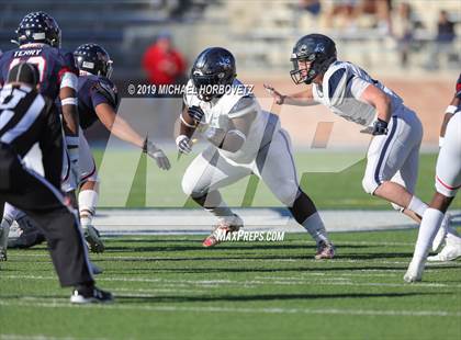 Thumbnail 3 in Lone Star vs. Ryan (UIL 5A Semifinal) photogallery.