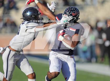 Thumbnail 2 in Lone Star vs. Ryan (UIL 5A Semifinal) photogallery.