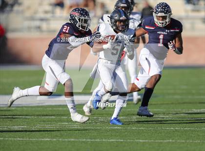 Thumbnail 2 in Lone Star vs. Ryan (UIL 5A Semifinal) photogallery.