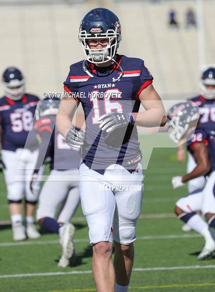 Thumbnail 2 in Lone Star vs. Ryan (UIL 5A Semifinal) photogallery.