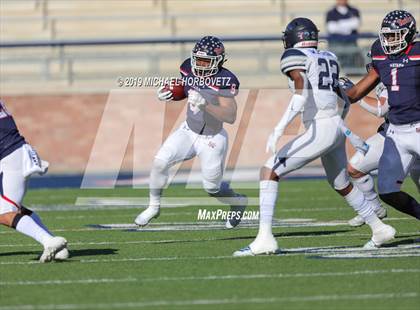 Thumbnail 3 in Lone Star vs. Ryan (UIL 5A Semifinal) photogallery.