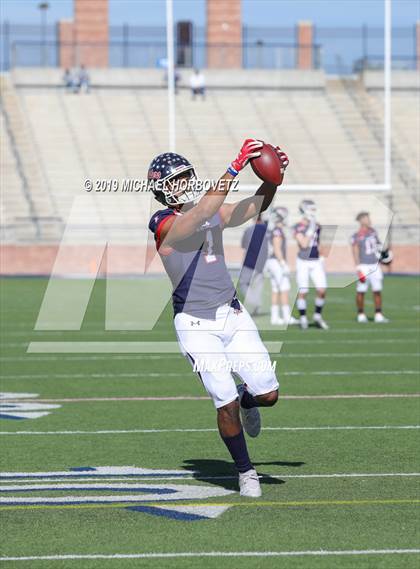 Thumbnail 2 in Lone Star vs. Ryan (UIL 5A Semifinal) photogallery.