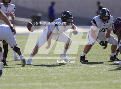 Thumbnail 3 in Lone Star vs. Ryan (UIL 5A Semifinal) photogallery.