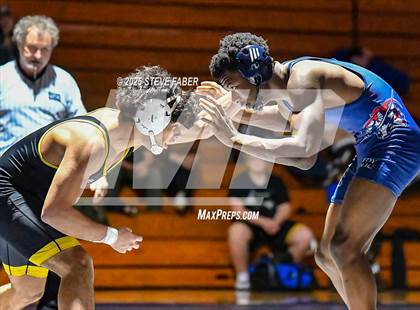 Thumbnail 2 in Tahoma at Kennedy Catholic photogallery.