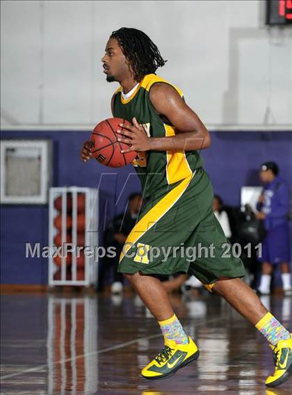 Thumbnail 1 in Kennedy vs. Pleasant Grove (St. Hope Elite Classic) photogallery.